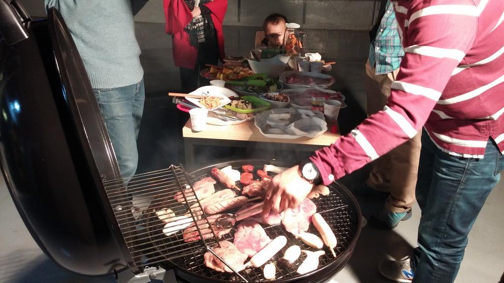 D.H Sinchon Guesthouse Сеул Экстерьер фото